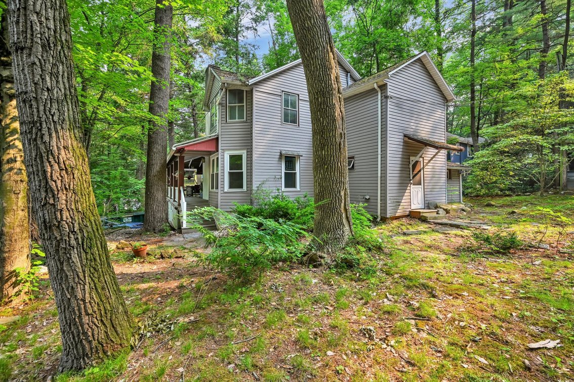 Image for Online Real Estate Auction - FIXER UPPER Cottage in Mount Gretna
