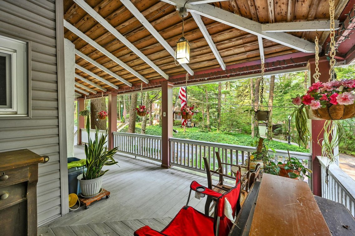 Image for Online Real Estate Auction - FIXER UPPER Cottage in Mount Gretna