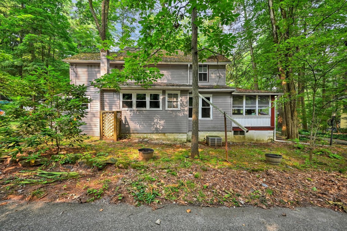 Image for Online Real Estate Auction - FIXER UPPER Cottage in Mount Gretna