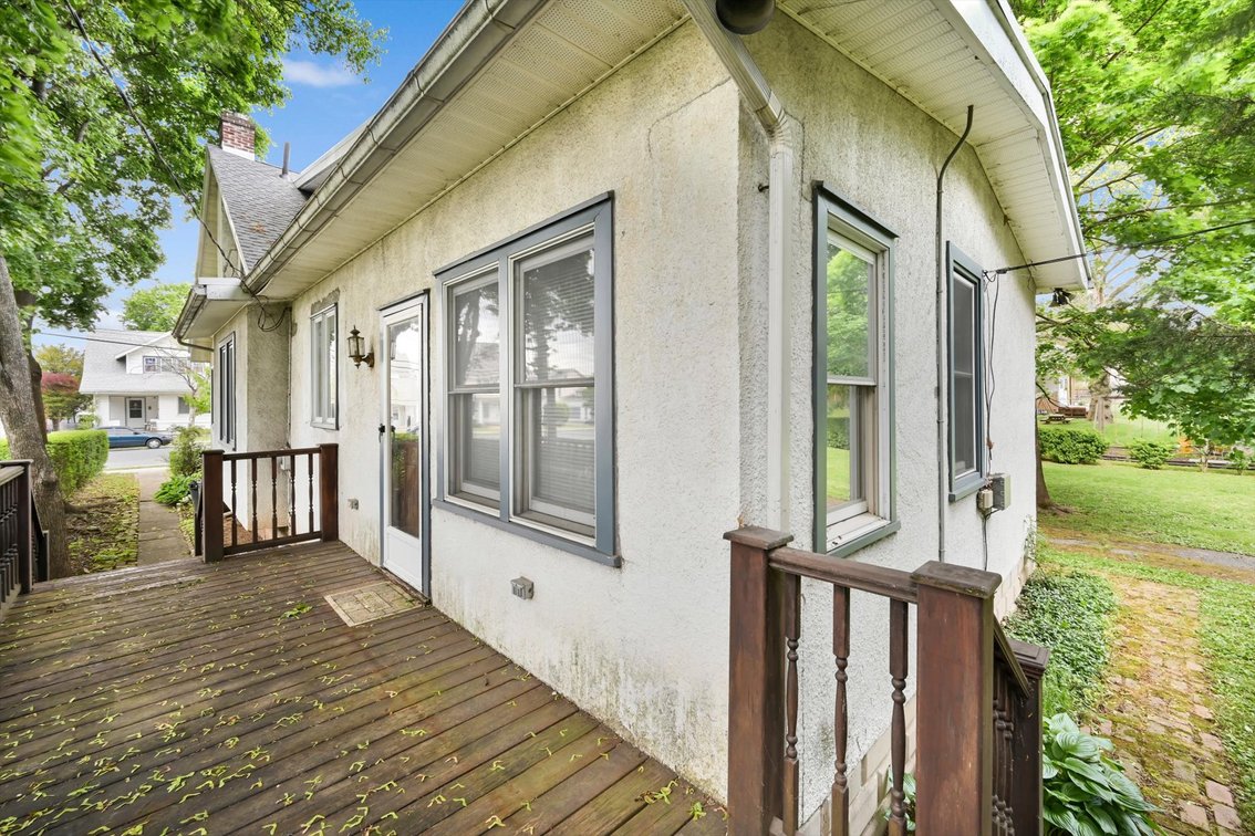 Image for Real Estate Auction - Cape Cod in Lebanon