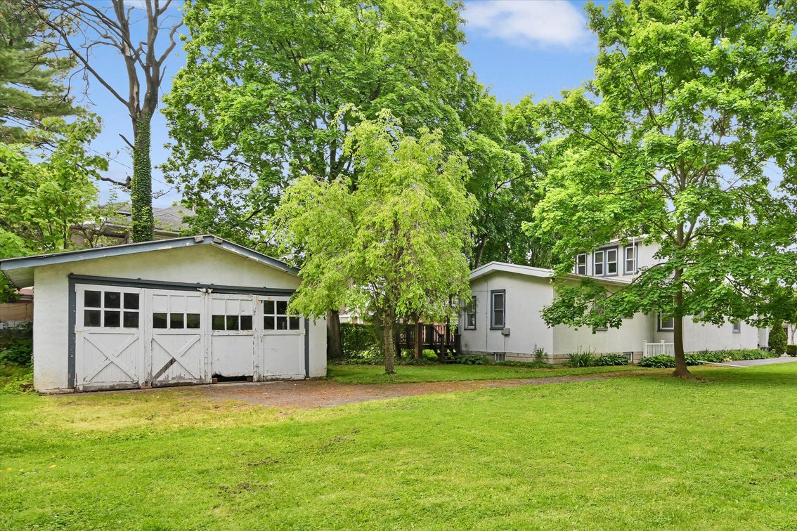 Image for Real Estate Auction - Cape Cod in Lebanon