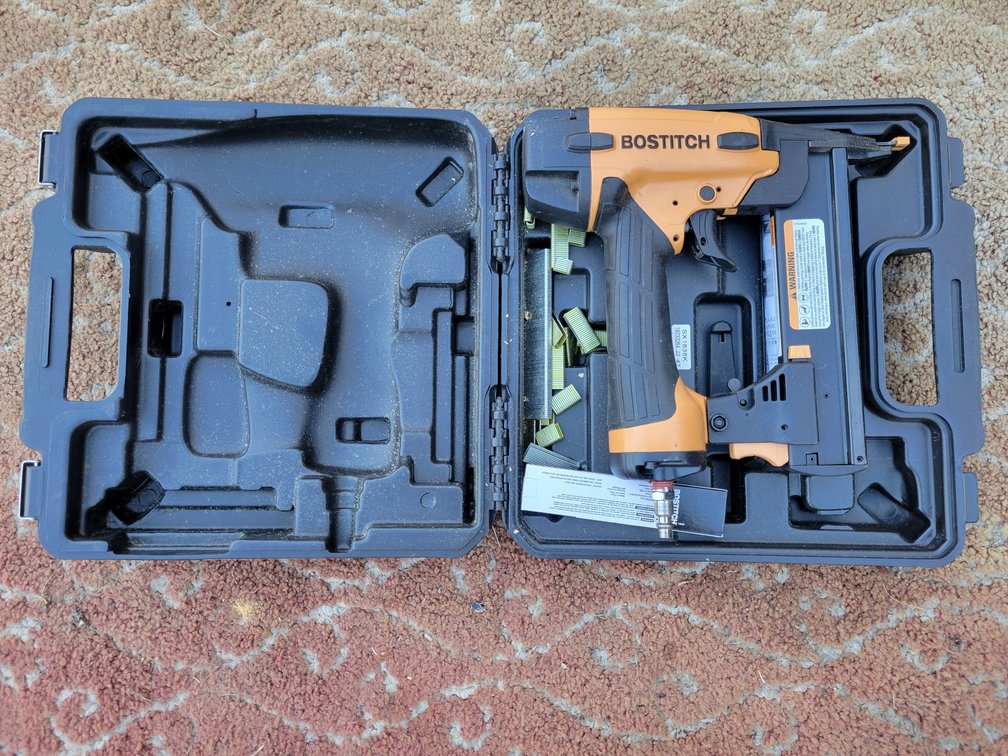 Bostitch Pneumatic Staple Gun