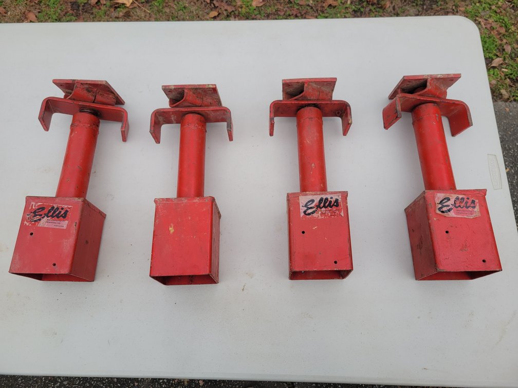 Ellis Adjustable 4x4 Post Jacks