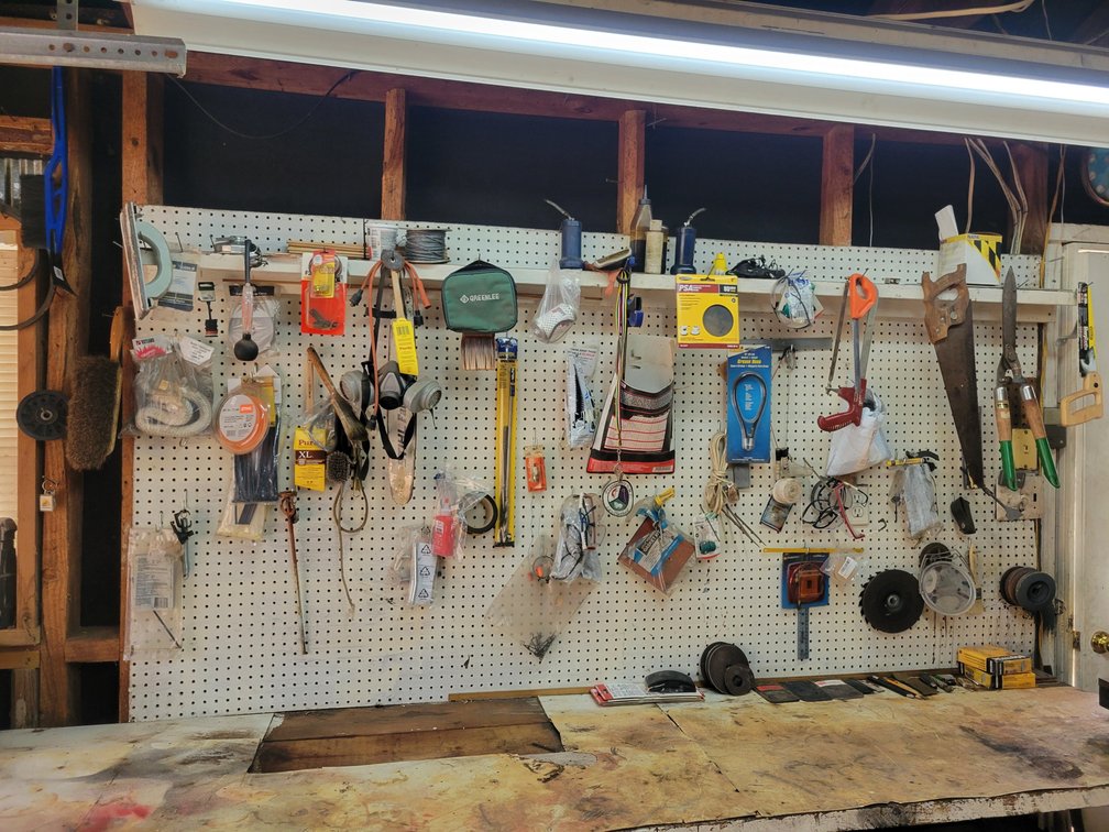 Saws, Hedgeclipper, Grease Hose, ect.