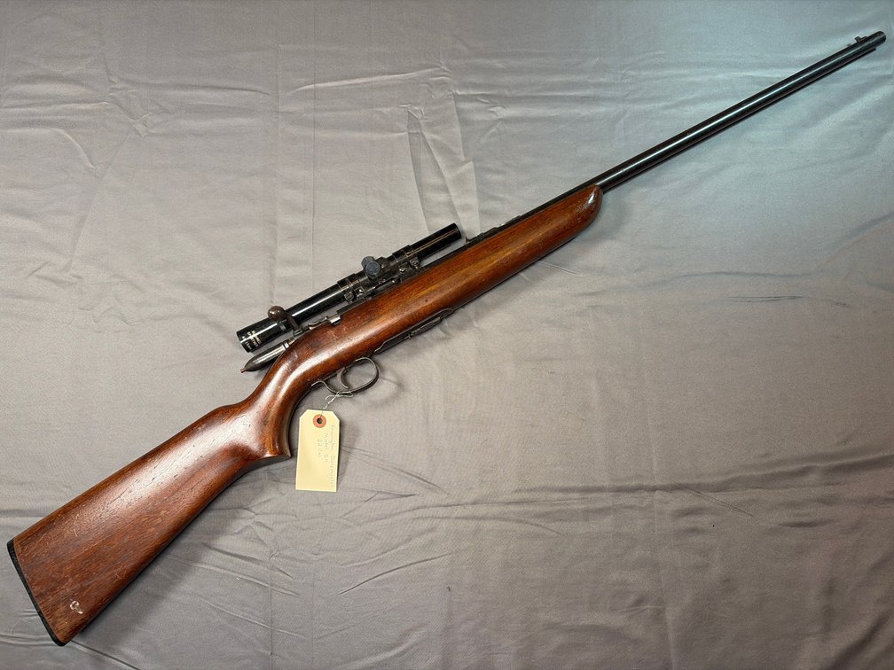 Remington Scoremaster Model 511 22. Cal w/Bushnell Scope