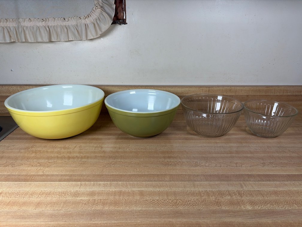 2 PYREX and 2 pyrex Mixing Bowls