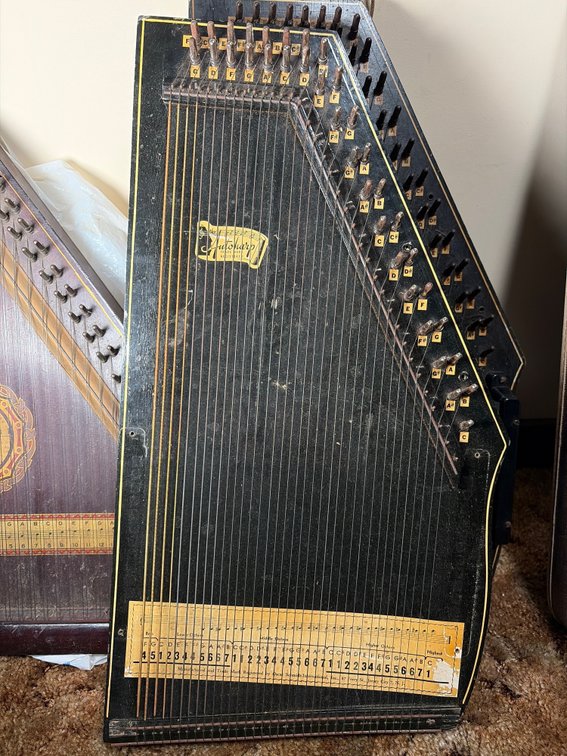 Oscar Schmidt Autoharp w/ Case