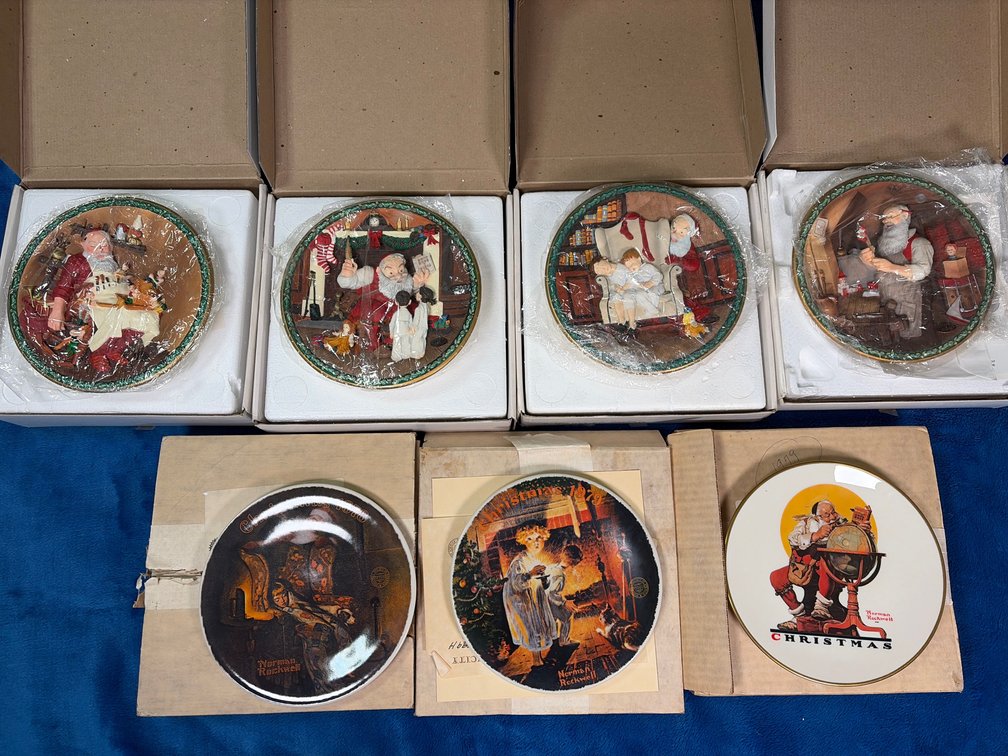 7 Christmas Plates