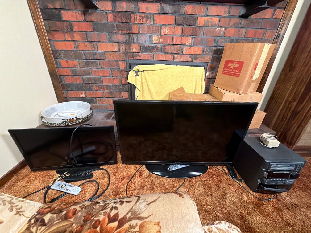 2 Flatscreen Samsung TVs w/ Radio Player