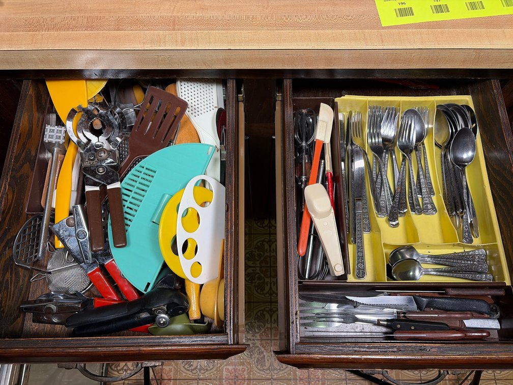 Large Lot of Kitchen Utensils