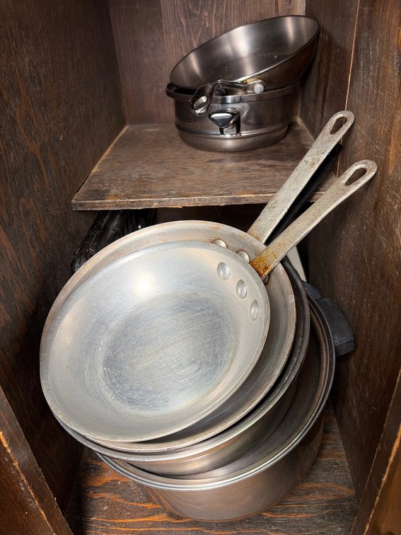Contents of 5 Kitchen Cabinets