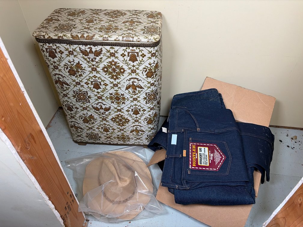 New Rustler Jeans 38×30, Cowboy Hat, Close Hamper