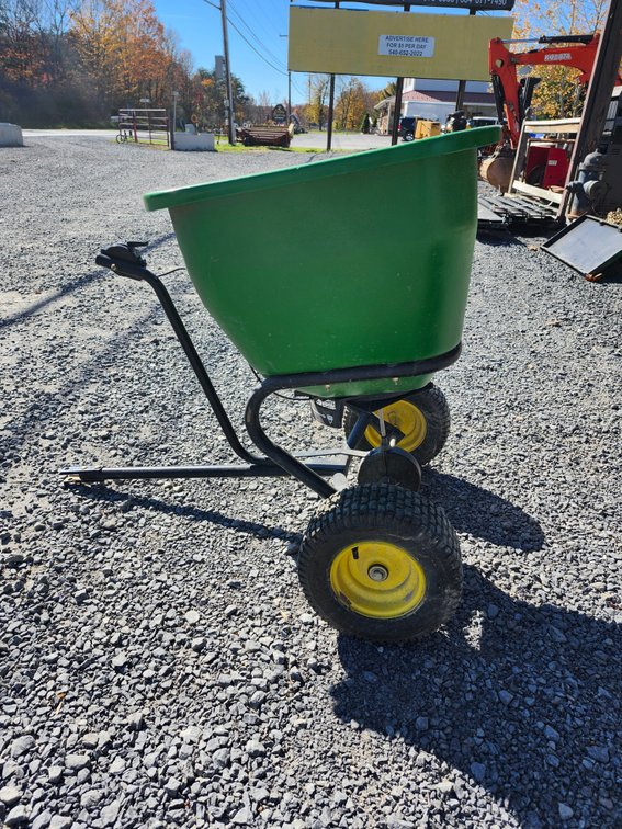 John Deere Seed/Fertilizer Spreader 150lb.