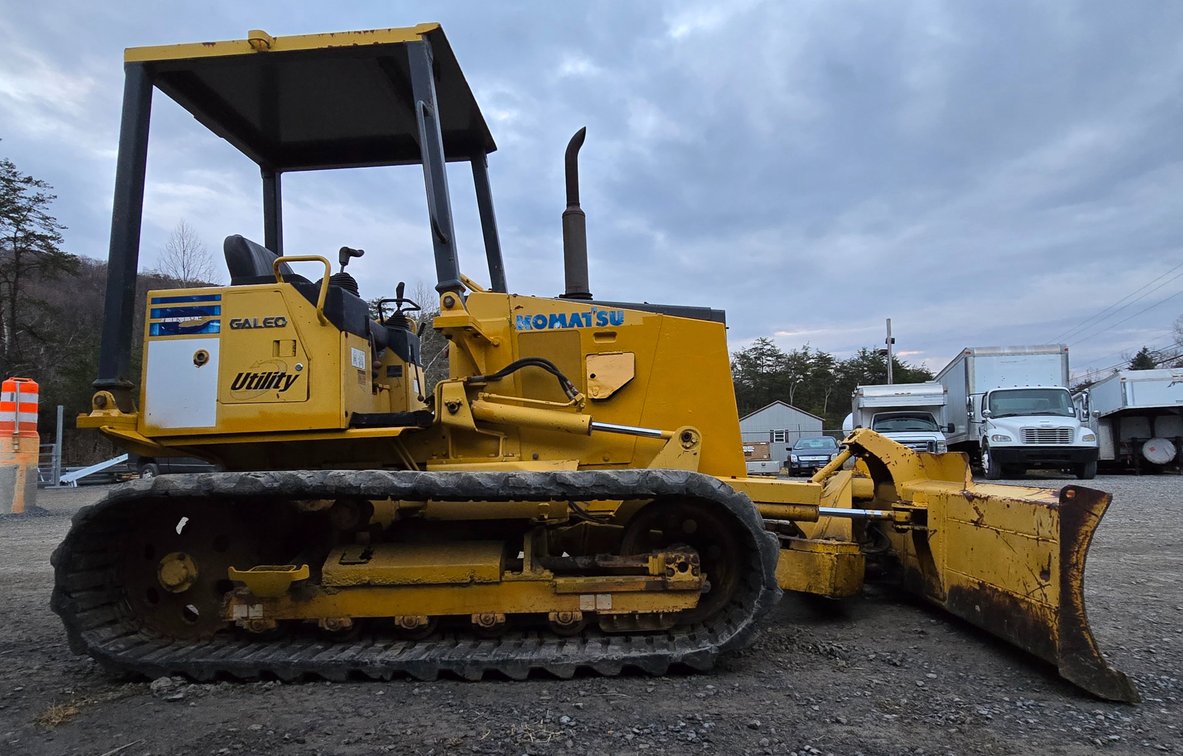Komatsu D21P-8 Crawler Dozer w/Rubber Tracks