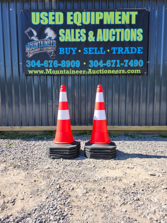 NEW 30" Traffic Safety Cones (BID X 10)