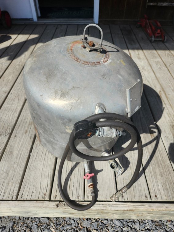 Aluminum Air Tank w/Pressure Gauge and 6' Hose