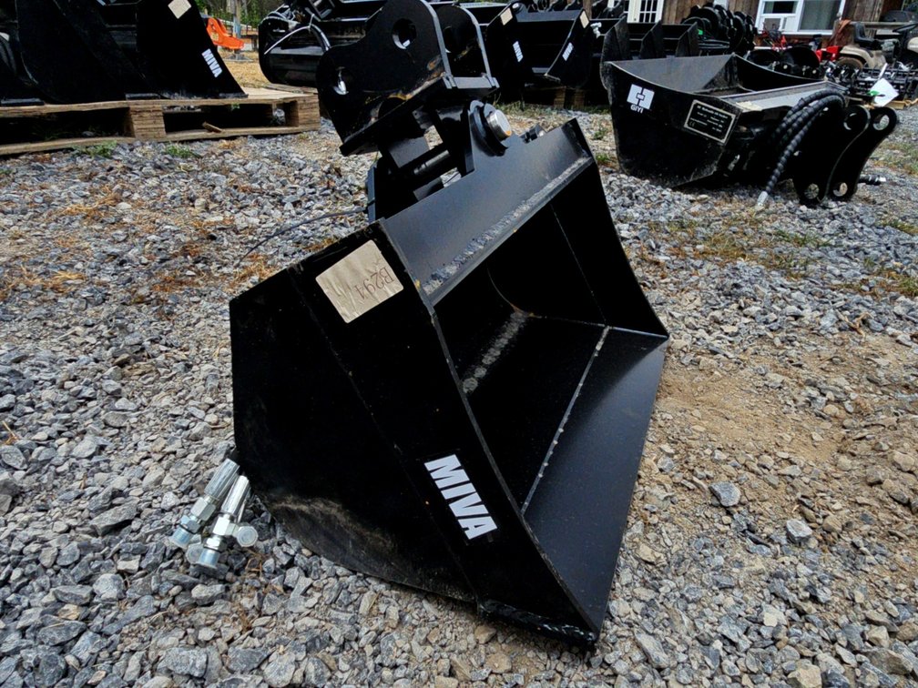 NEW 24" Mini Excavator Hydraulic Tilt Bucket - Fits Most Chinese Micro Excavators