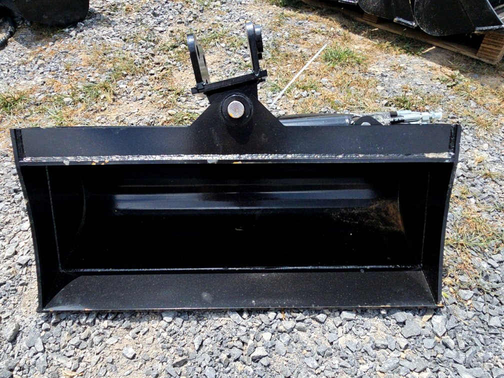 NEW 24" Mini Excavator Hydraulic Tilt Bucket - Fits Most Chinese Micro Excavators