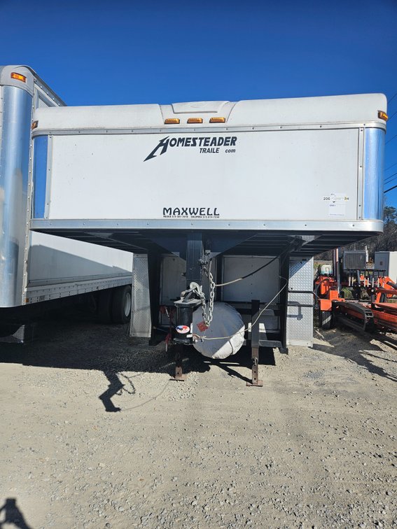 2009 - 32' Homesteader Box Trailer/Camper