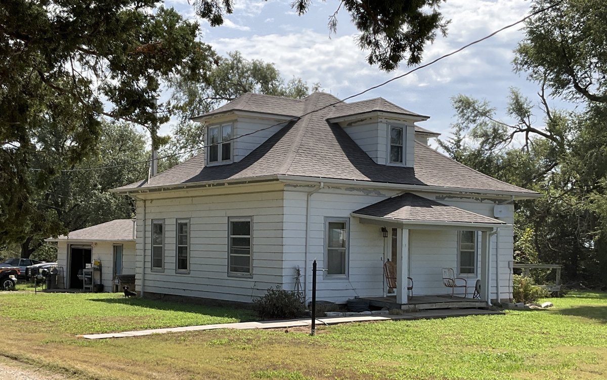 7304 N RAYL RD,  BUHLER KS 67522