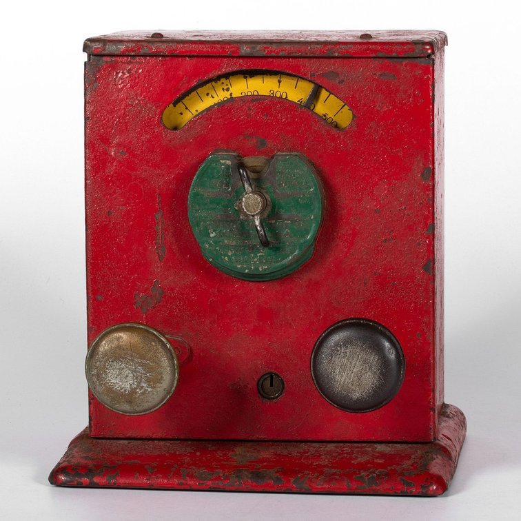 Advance Machine Co. Coin Operated Electric Shock Machine