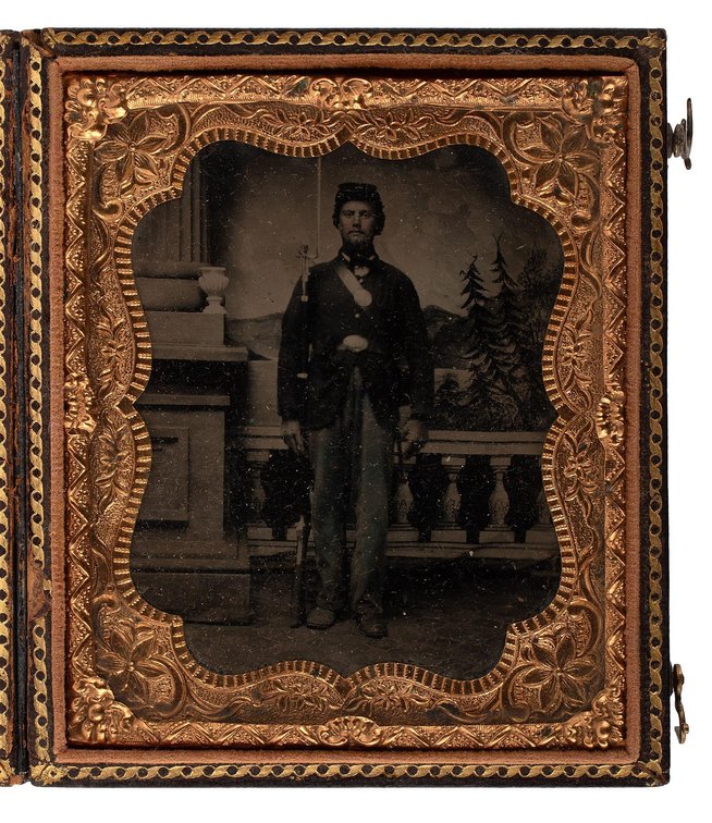 Cased Daguerreotype of A Union Soldier