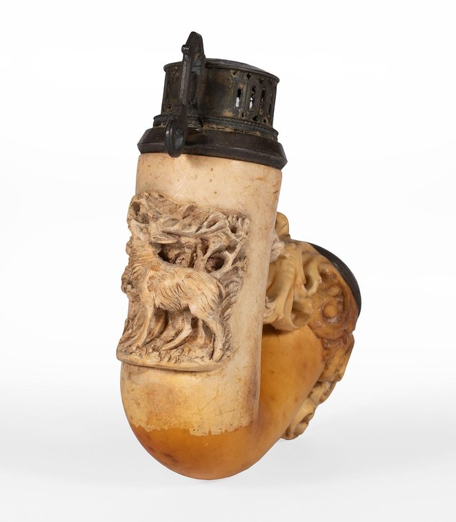 German Meerschaum Carved Stag and Acanthus Leaf Pipe