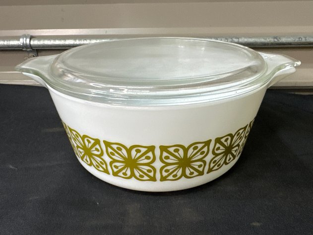 Image for Vintage Pyrex Dishes