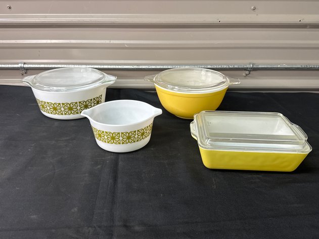 Image for Vintage Pyrex Dishes