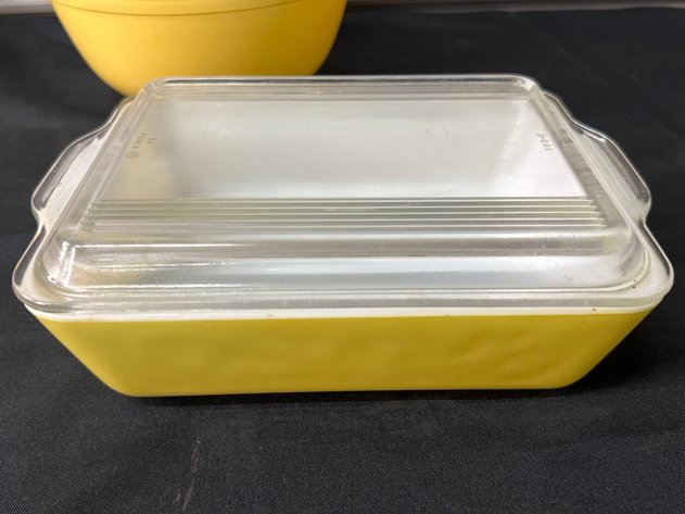 Image for Vintage Pyrex Dishes