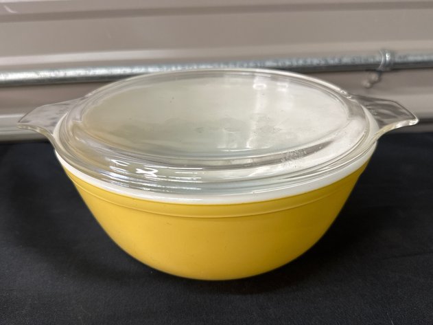 Image for Vintage Pyrex Dishes