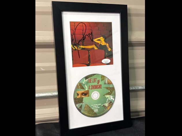 Image for Taylor Swift Autograph