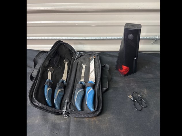 Image for Knife Set and Speaker