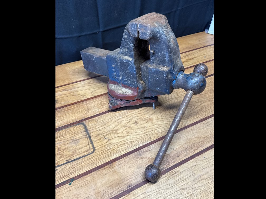 Massive Vise