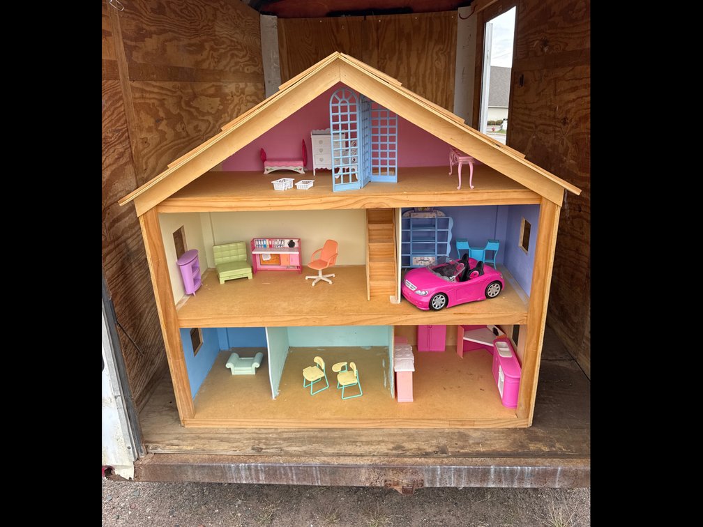Large Doll House