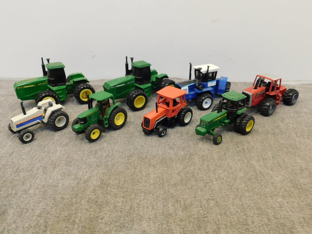 1/64th Tractors Group