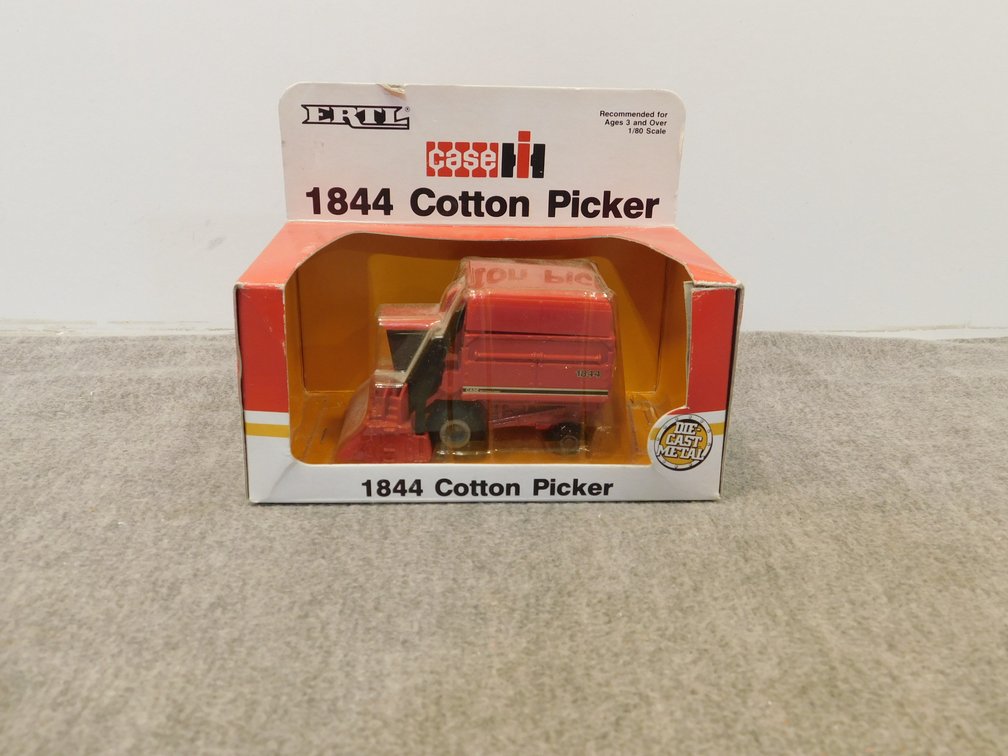 Case IH 1844 Cotton Picker