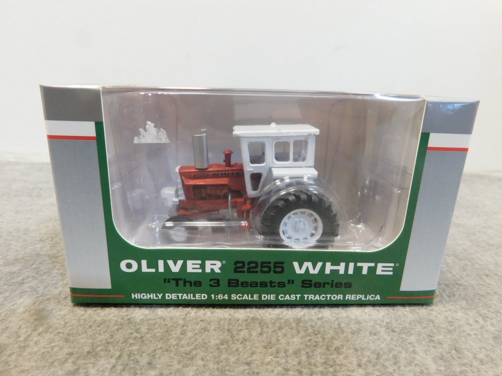 Oliver White 2255