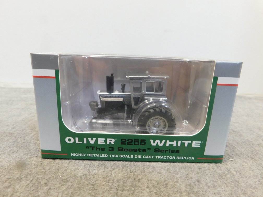 Oliver White 2255