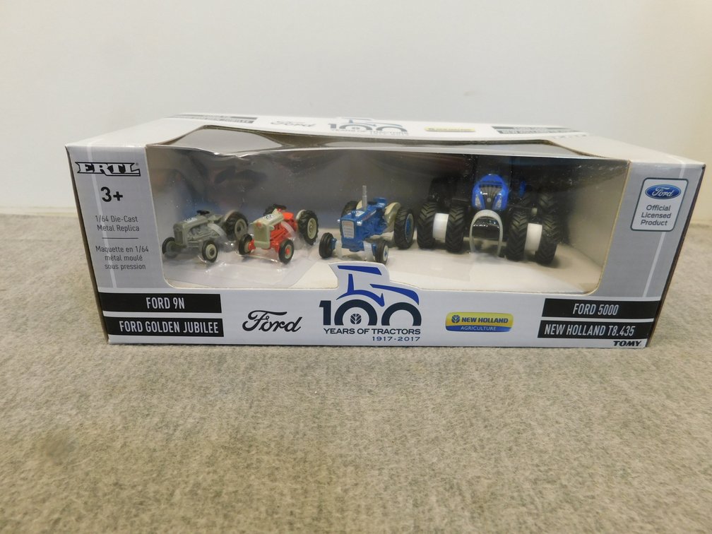 Ford New Holland 100 Years of tractors Set