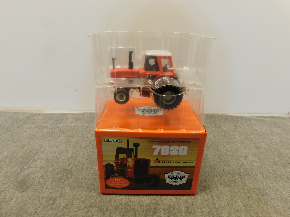 Allis Chalmers 7030