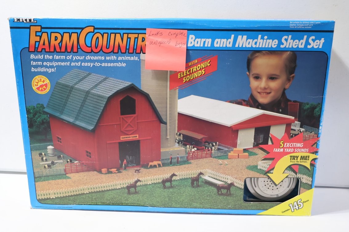 Farm Country Barn and machine Shed Set