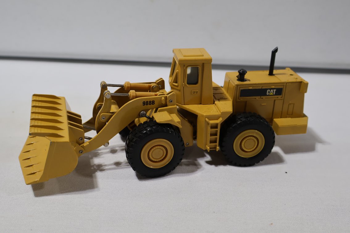 CAT 988B Wheel Loader