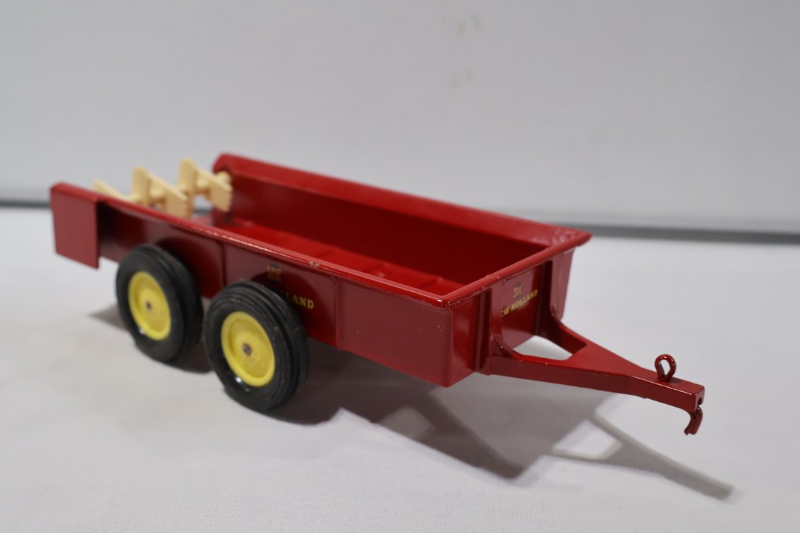 New Holland Spreader