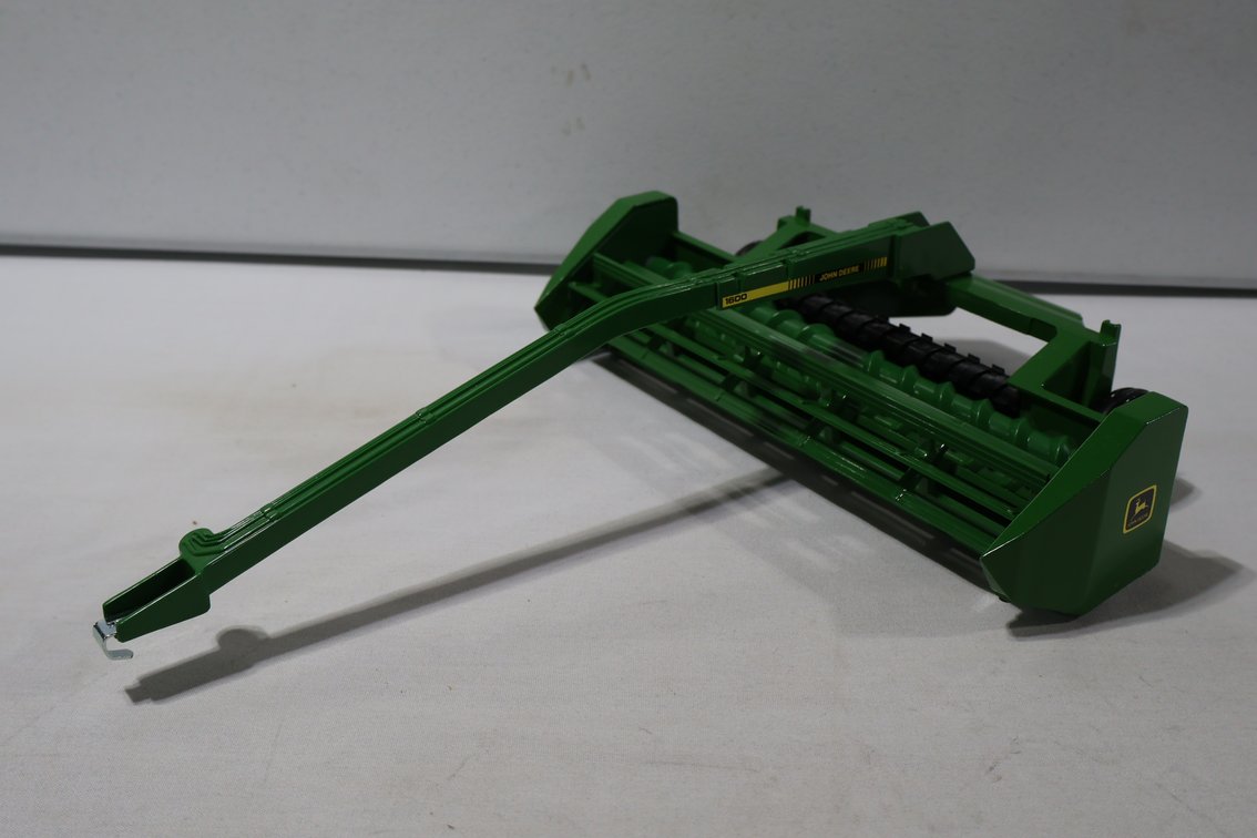 John Deere 1600 Windrower
