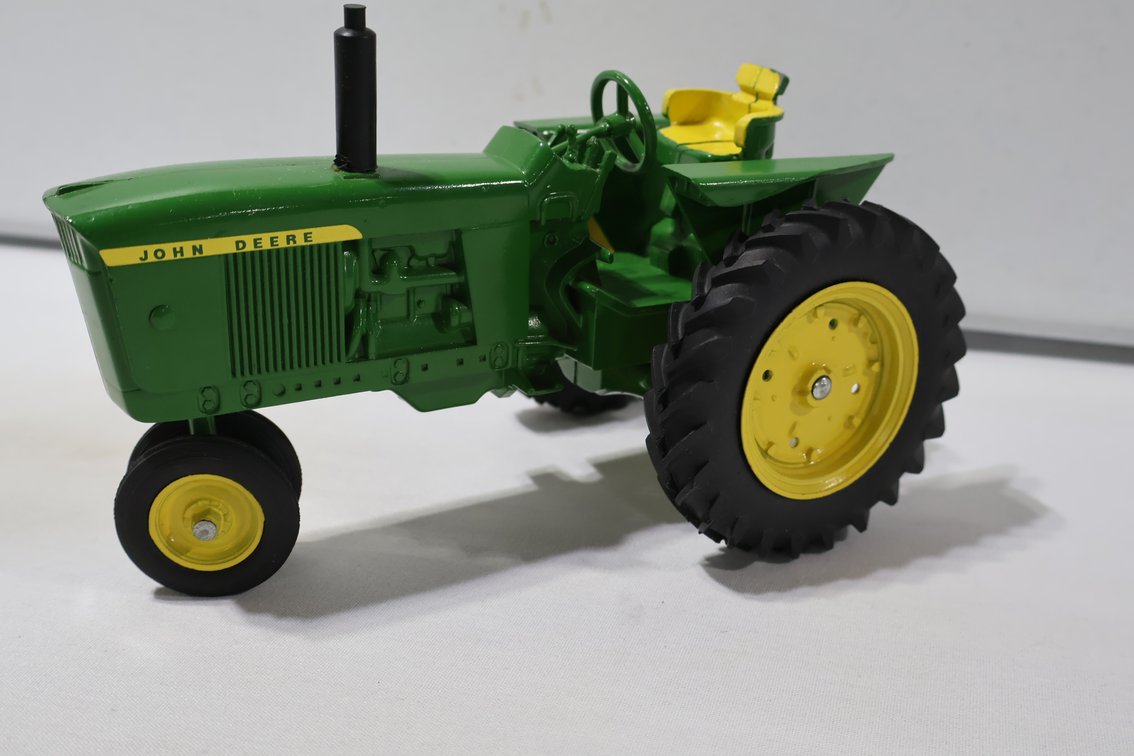 John Deere 4010