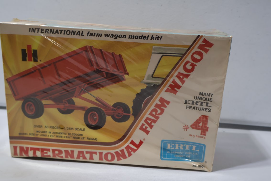 IH Farm Wagon Model Kit