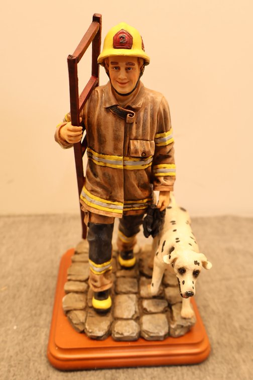 "All in a Days Work" Figurine