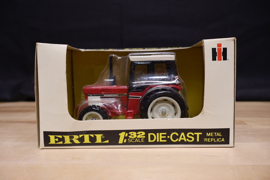 IH 784