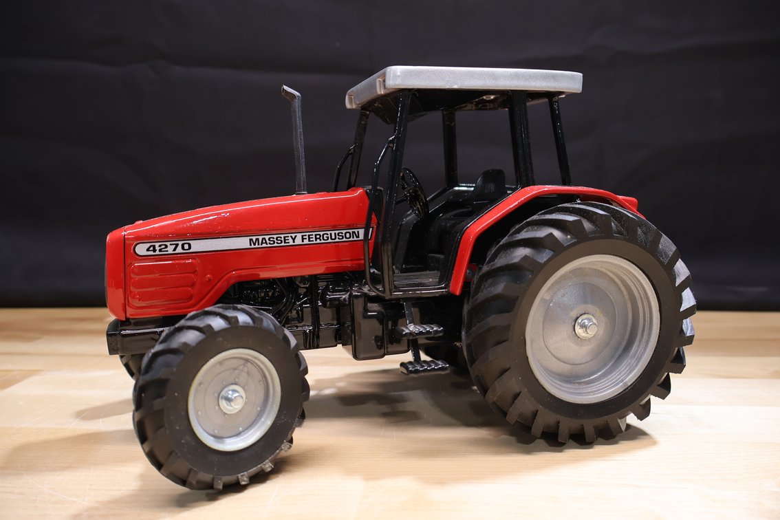 Massey Ferguson 4270